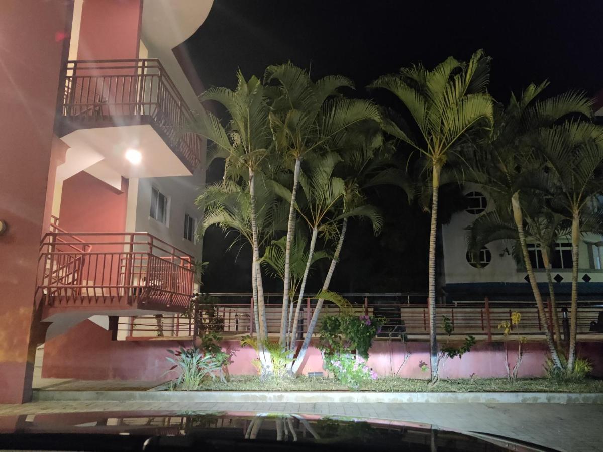 Ashiana Oceanside Apartment Flic-en-Flacq Εξωτερικό φωτογραφία